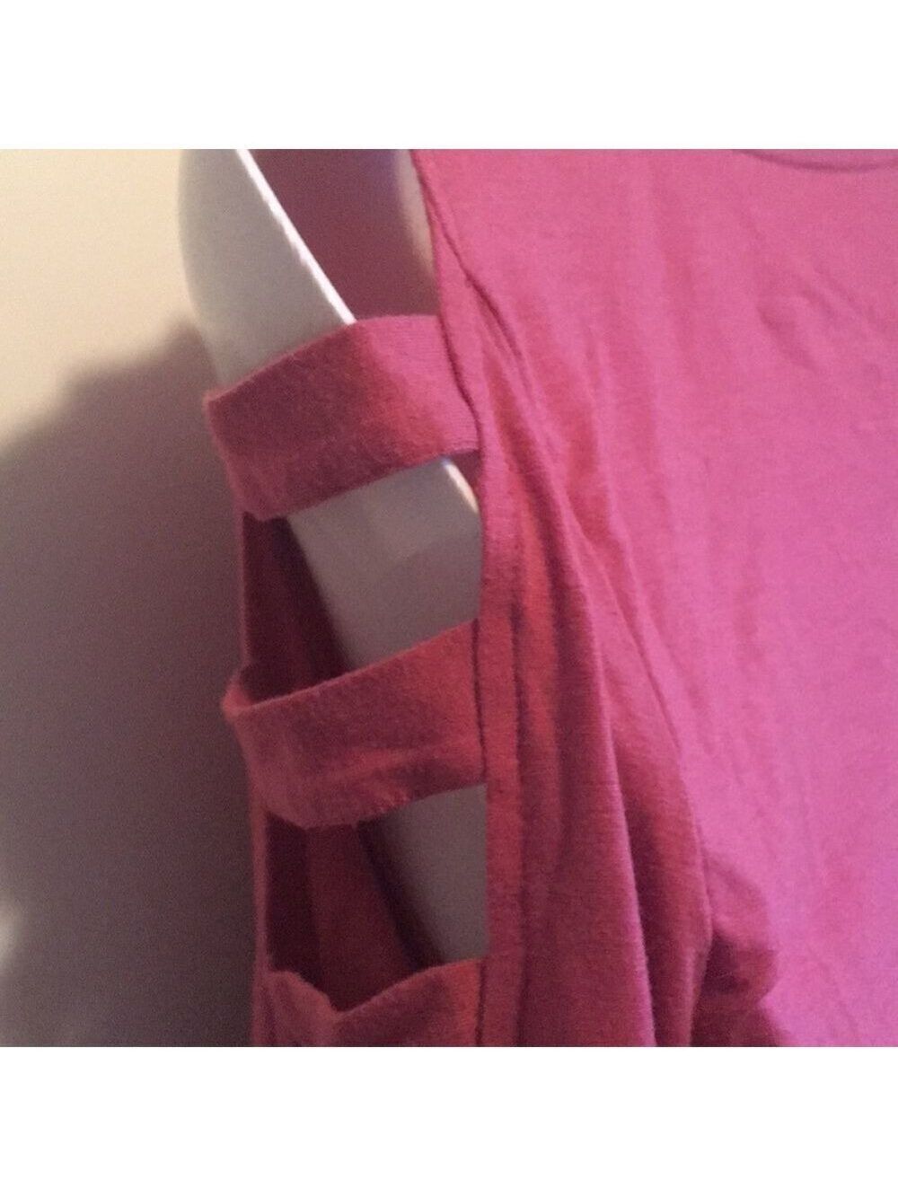 Coral 3/4 inch sleeve maternity top - Picture 4 of 5